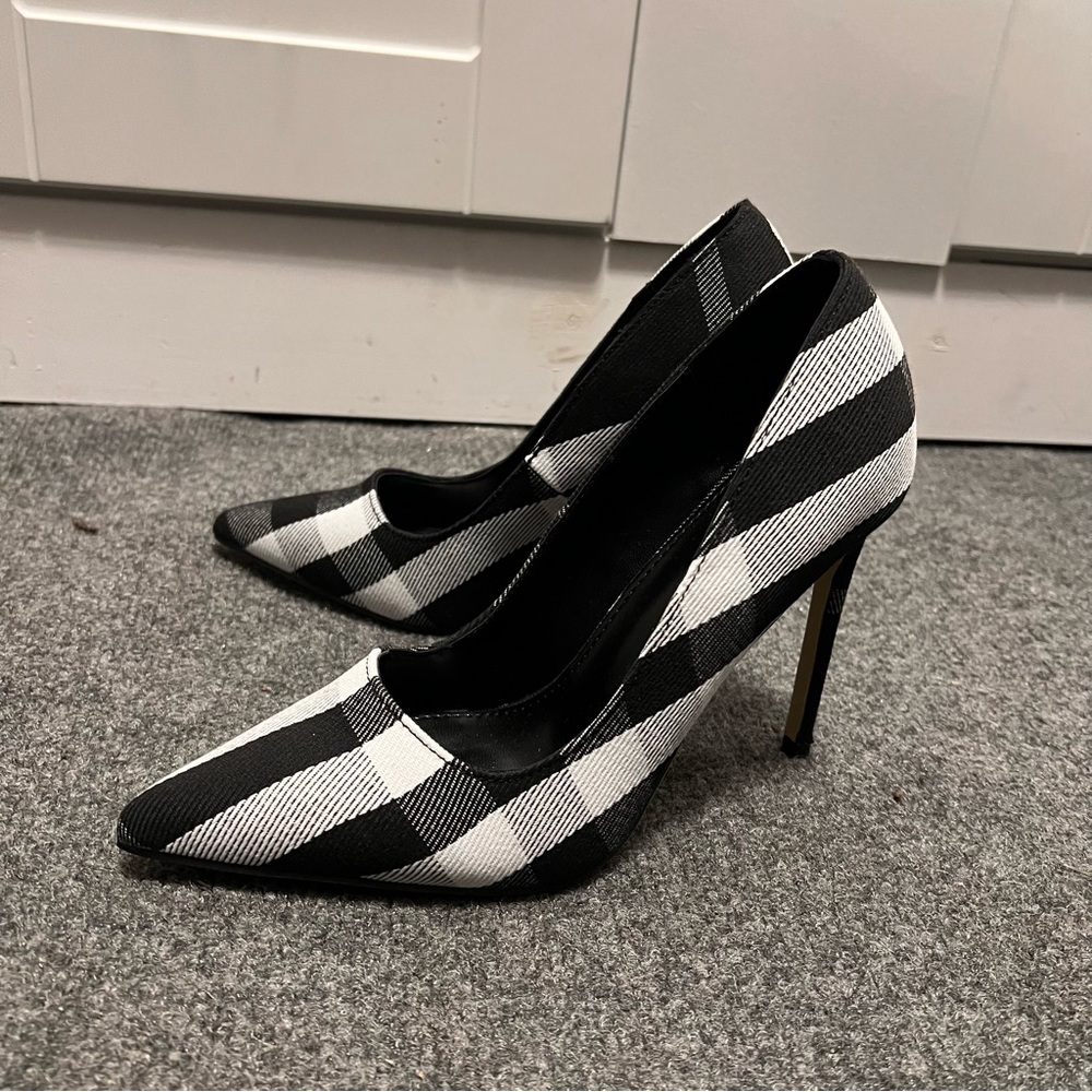 Plaid high heel black and white